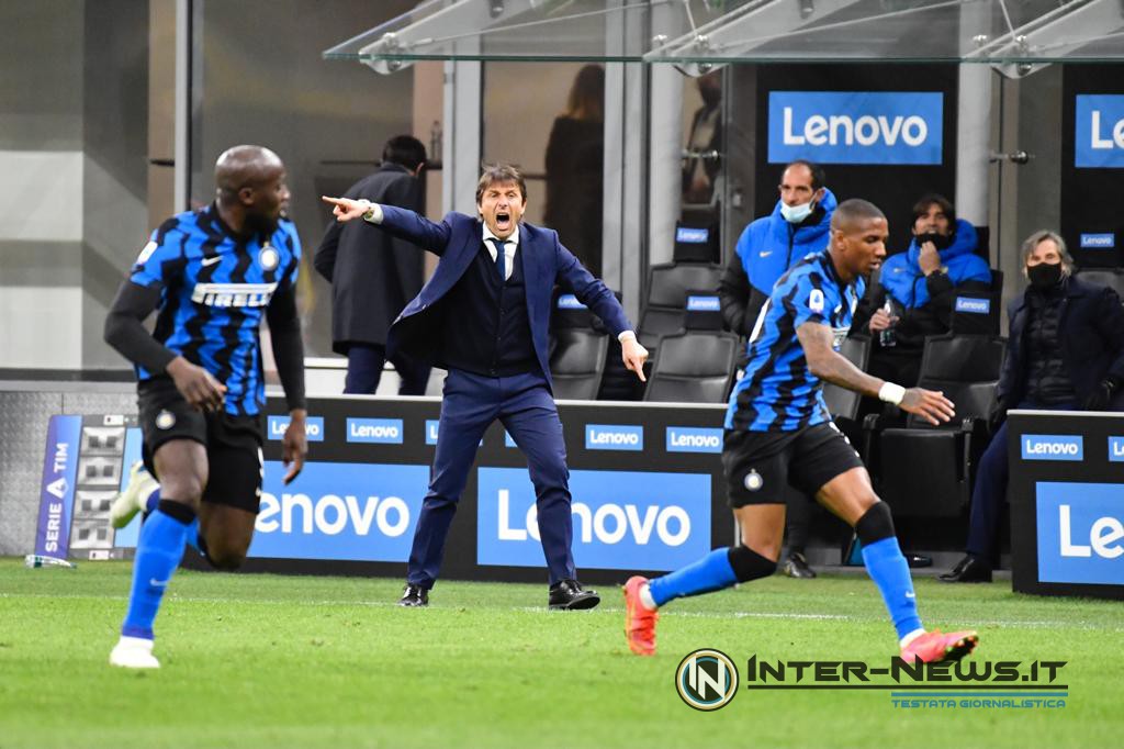 Antonio Conte, Romelu Lukaku e Ashley Young in Inter-Sassuolo (Photo by Tommaso Fimiano, Copyright Inter-News.it)