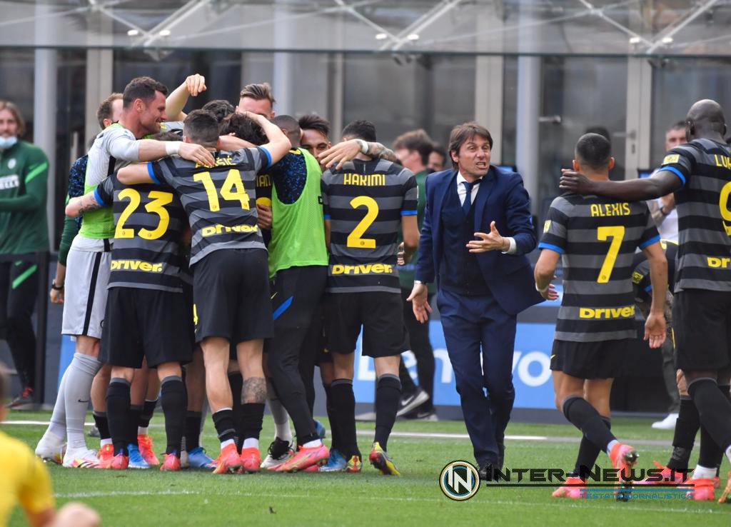 Foto di gruppo con Antonio Conte in Inter-Hellas Verona (Photo by Tommaso Fimiano, Copyright Inter-News.it)