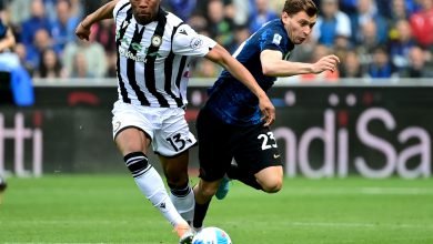 Destiny Udogie contro Nicolò Barella in Udinese-Inter