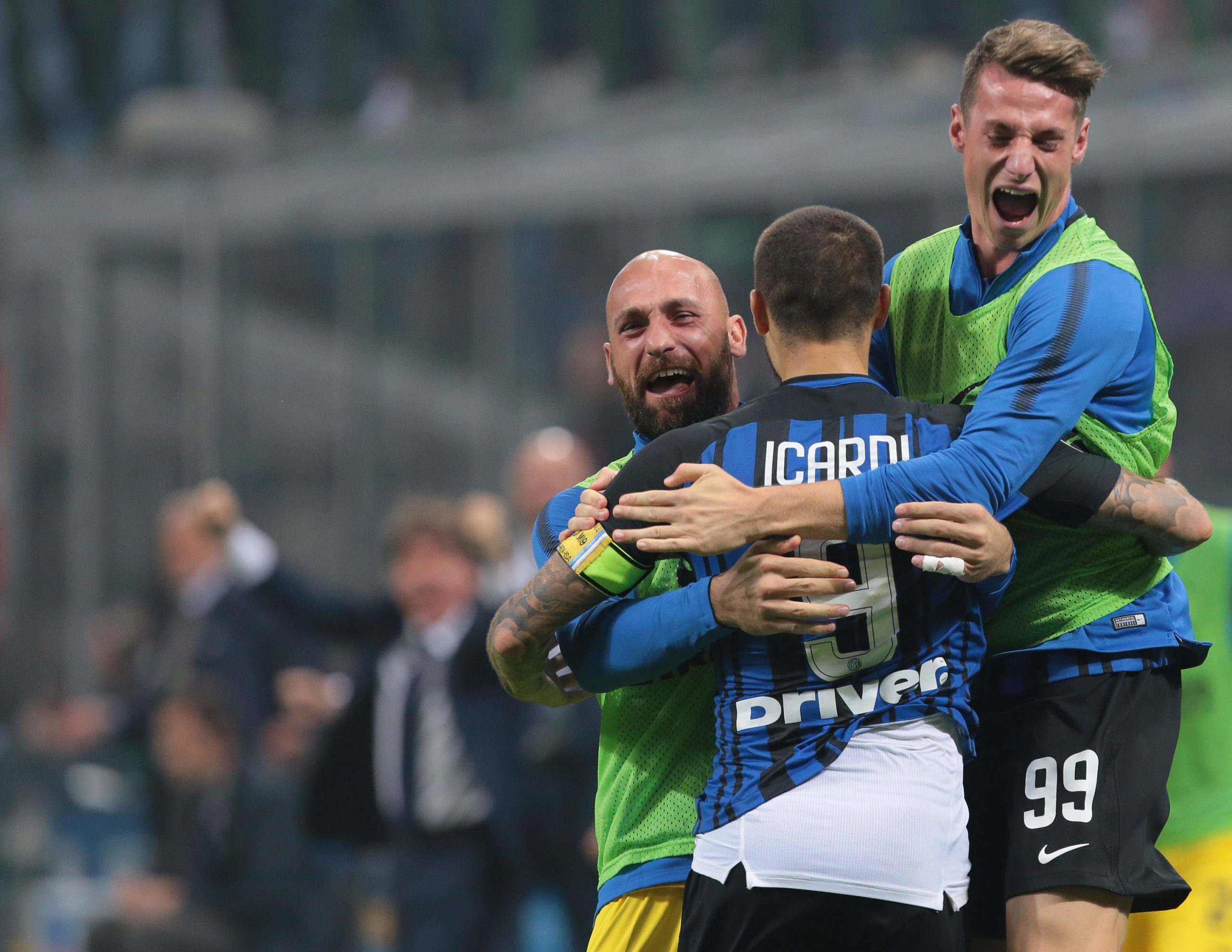 Mauro Icardi con Andrea Pinamonti e Tommaso Berni in Inter-Milan