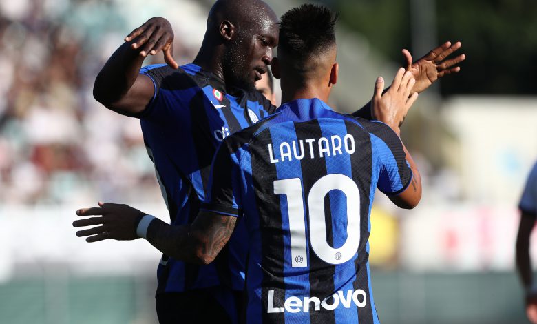 Romelu Lukaku e Lautaro Martinez Inter-Lione