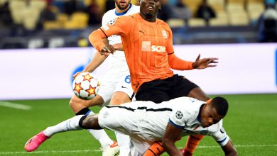 Lassina Traoré contro Denzel Dumfries in Shakhtar Donetsk-Inter