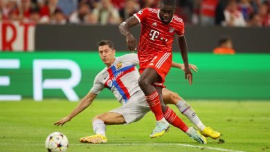 Robert Lewandowski contro Dayot Upamecano in Bayern Monaco-Barcellona