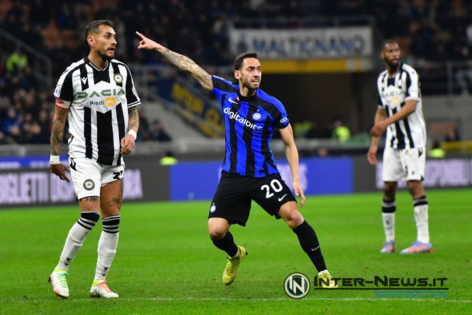 Hakan Calhanoglu Inter Udinese