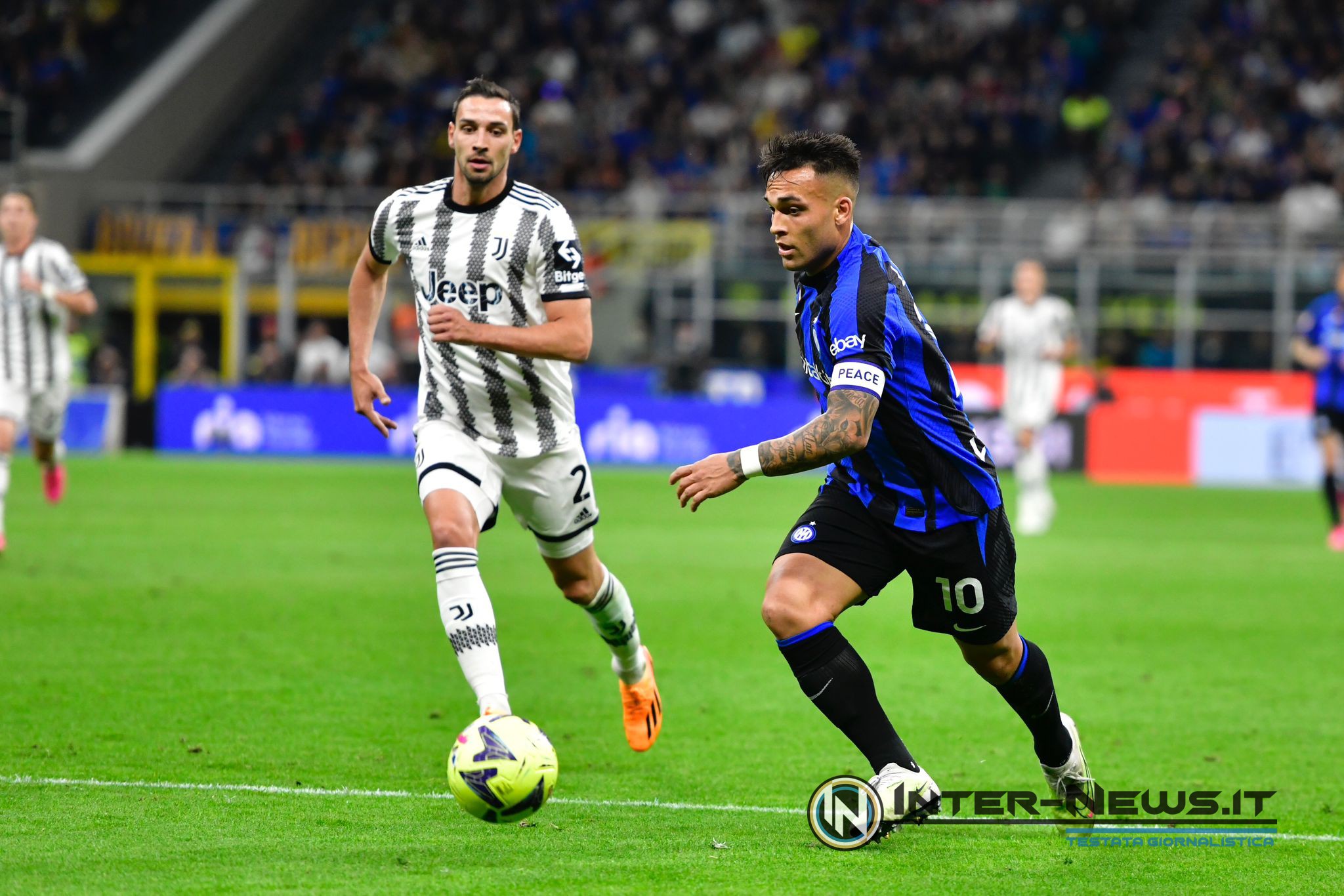 Lautaro Martinez e De Sciglio Inter Juventus