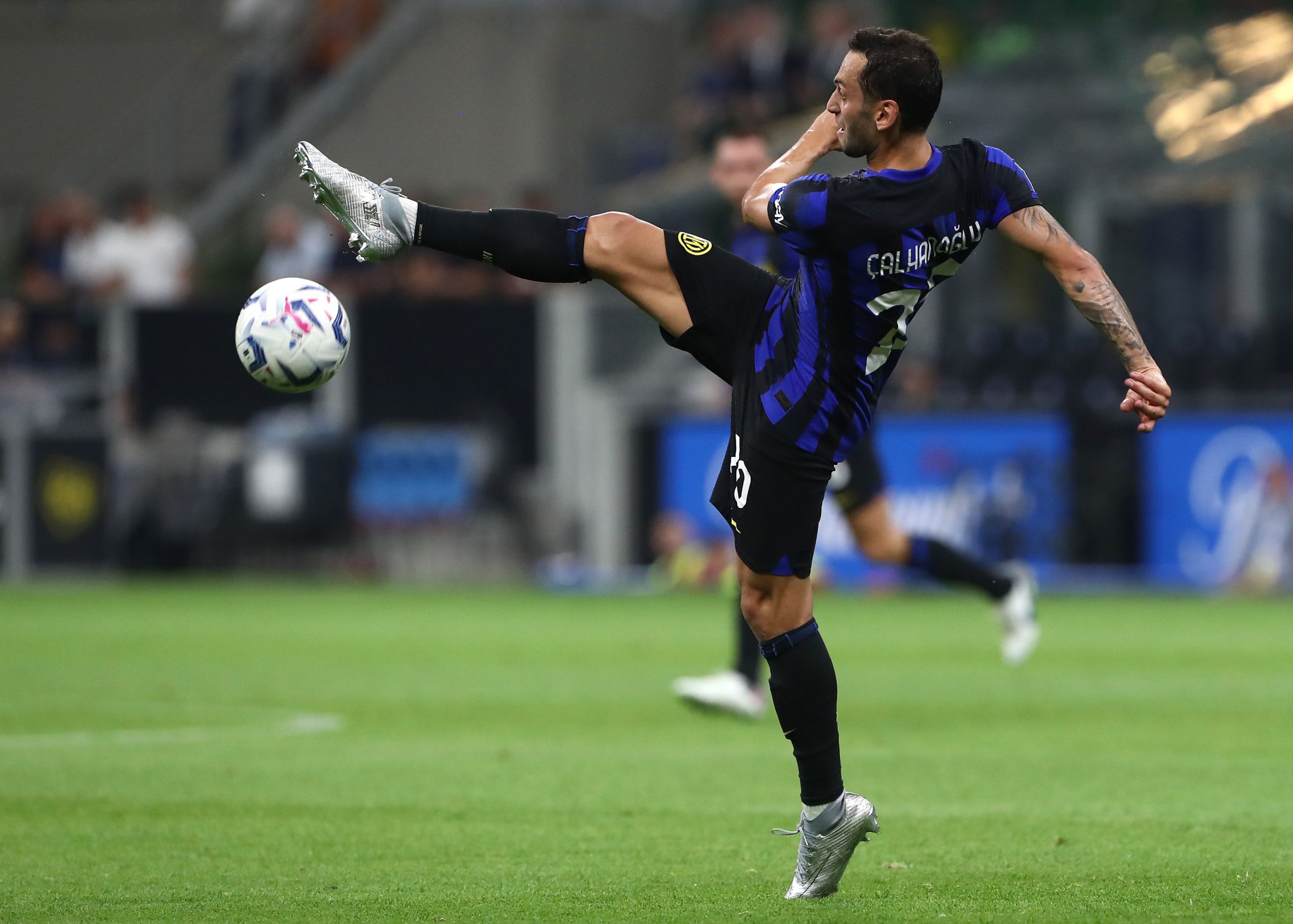Hakan Calhanoglu per l'Inter non è sul mercato