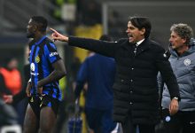 Marcus Thuram con Simone Inzaghi in Inter-Atletico Madrid di Champions League (Photo by Gabriel Bouys/AFP via Getty Images/OneFootball)