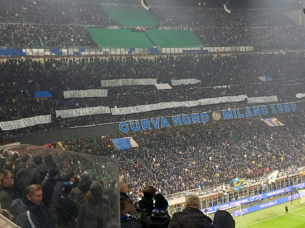 Striscioni Curva Nord Inter-Juventus