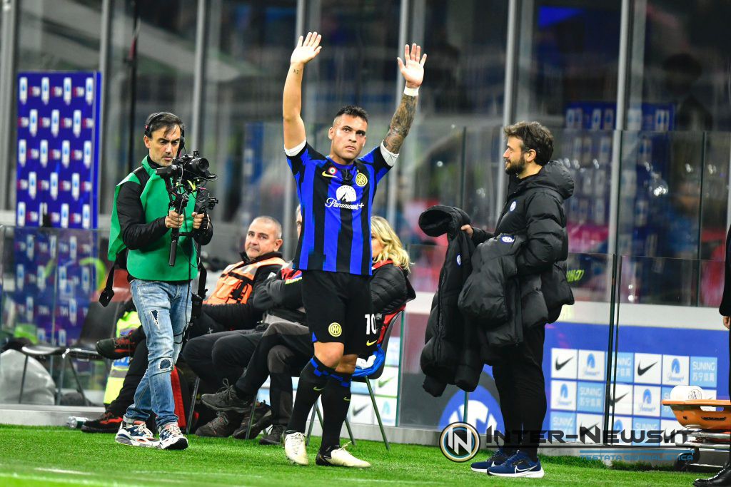 Lautaro Martinez ringrazia la Curva Nord (Photo by Tommaso Fimiano/Inter-News.it ©)